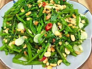 cach-lam-nom-rau-muong-cuc-ngon-ai-cung-me