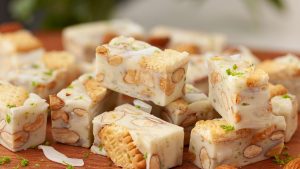 cach-lam-keo-nougat-chanh-dua-it-ngot