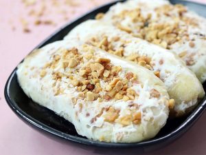 3-cach-lam-kem-chuoi-xua-tan-mua-he-nong-buc-1